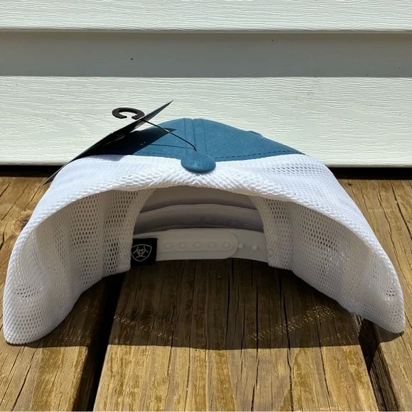 NWT Ariat Blue and White Mesh Cap with Red Trim - Picture 2 of 10
